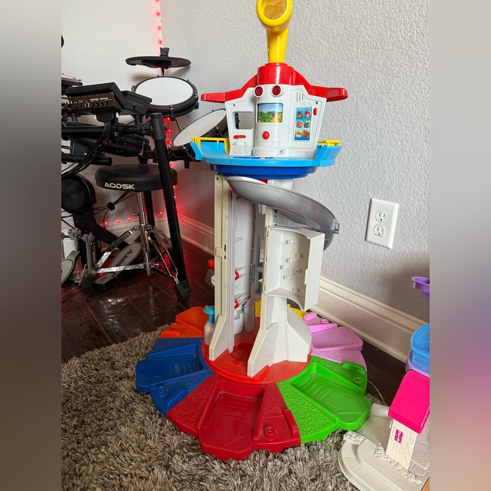 Paw patrol Colorful Kids Play Tower and accessories